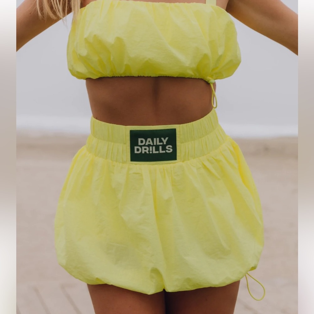 Daily Drills yellow “beam” bubble skirt set NWT size small